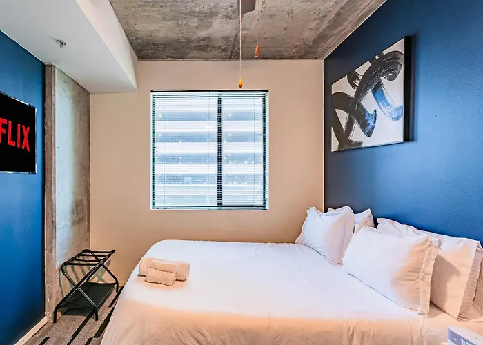 Dt Phx Getaway With Balcony Gym Pool Parking Appartamento Phoenix