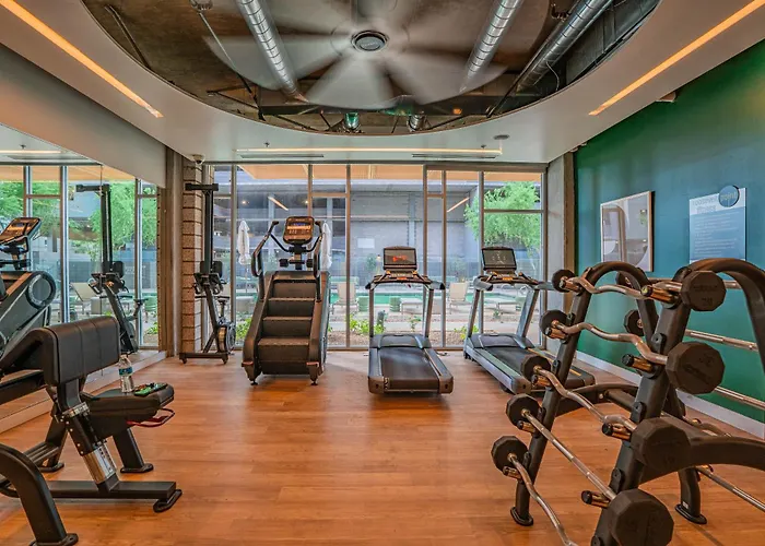 Dt Phx Getaway With Balcony Gym Pool Parking Appartamento *