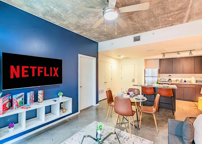 Appartamento Dt Phx Getaway With Balcony Gym Pool Parking *