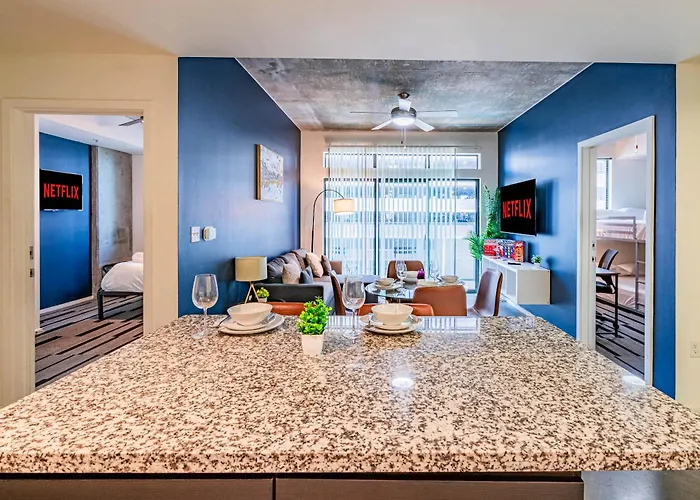 Dt Phx Getaway With Balcony Gym Pool Parking Appartamento Phoenix