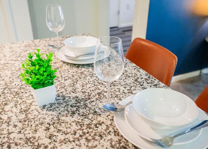 Dt Phx Getaway With Balcony Gym Pool Parking Appartamento *