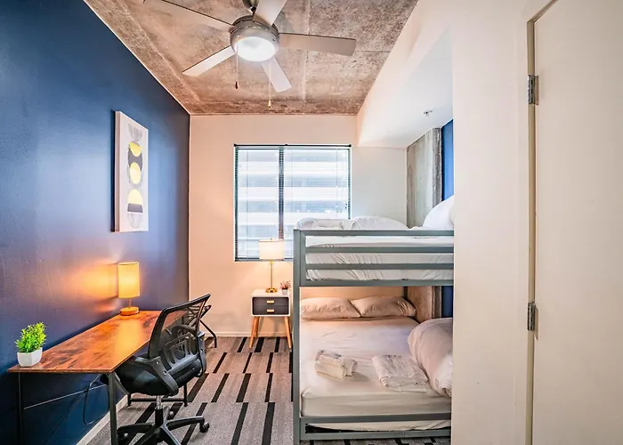 Appartamento Dt Phx Getaway With Balcony Gym Pool Parking Phoenix