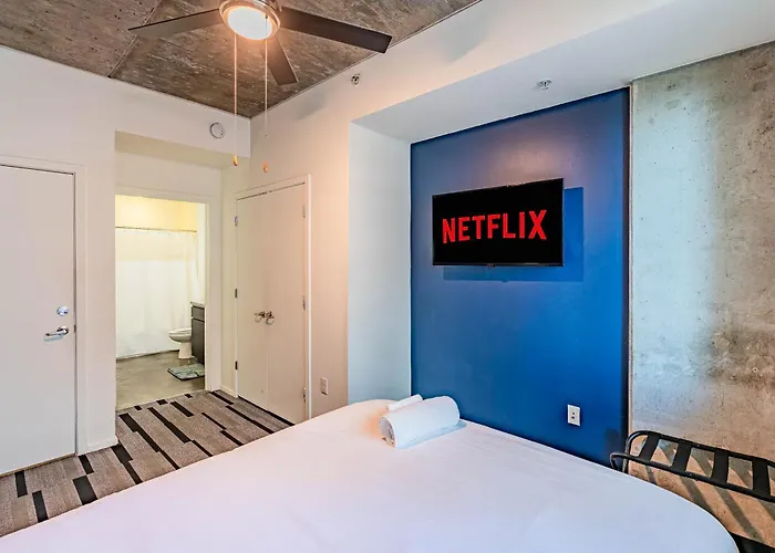 Appartamento Dt Phx Getaway With Balcony Gym Pool Parking Phoenix