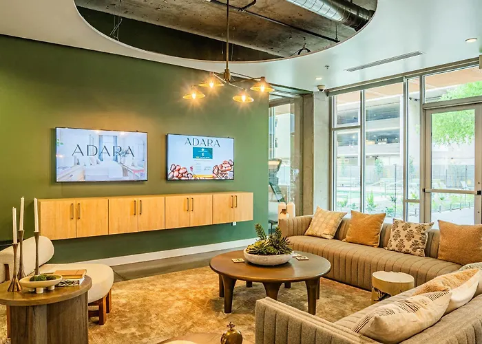 Dt Phx Getaway With Balcony Gym Pool Parking * Phoenix