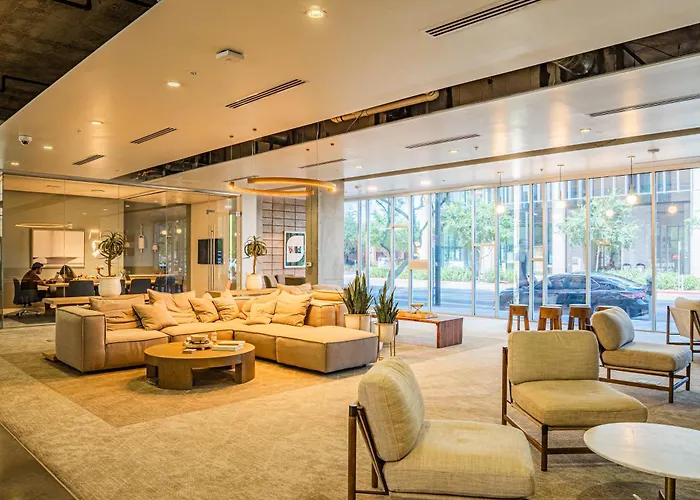 Appartamento Dt Phx Getaway With Balcony Gym Pool Parking Phoenix