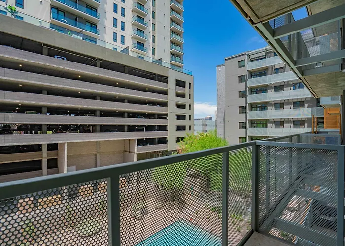 Appartamento Dt Phx Getaway With Balcony Gym Pool Parking Phoenix