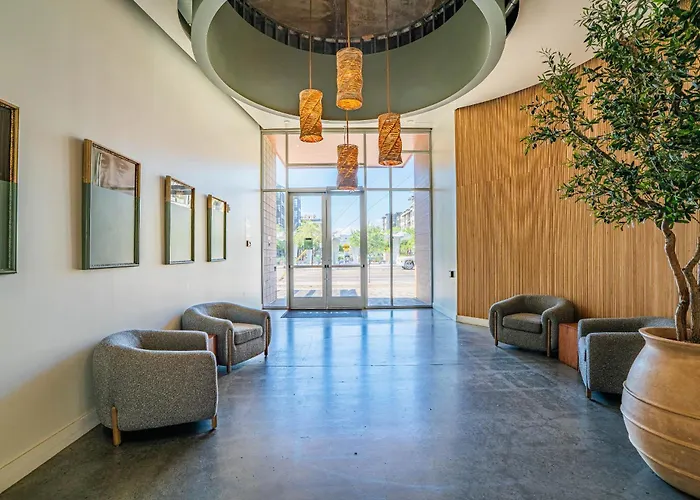 Appartamento Dt Phx Getaway With Balcony Gym Pool Parking